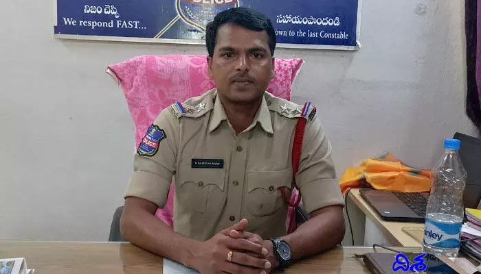 ఐదుగురు దొంగల అరెస్ట్.. అసలు కారణం అదే.. ఐదుగురు దొంగల అరెస్ట్.. అసలు కారణం అదే..