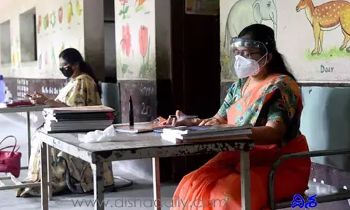 ఇంగ్లీష్ మీడియం.. టీచర్లకు 21వ తేదీ నుంచి ట్రైనింగ్