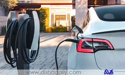ఎలక్ట్రిక్ వాహనాల కోసం జత కడుతున్న కంపెనీలు