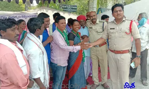 ఆదివాసీల దీక్ష విరమణ.. చాకిరేవు సమస్యల పరిష్కారానికి హామీ