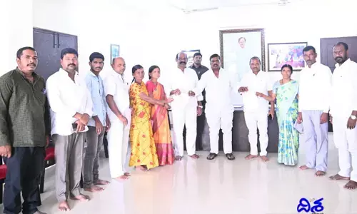 కార్యకర్తలే పార్టీకి వెన్నెముక్క.. కార్యకర్తలకు అండగా పార్టీ: టీఆర్ఎస్