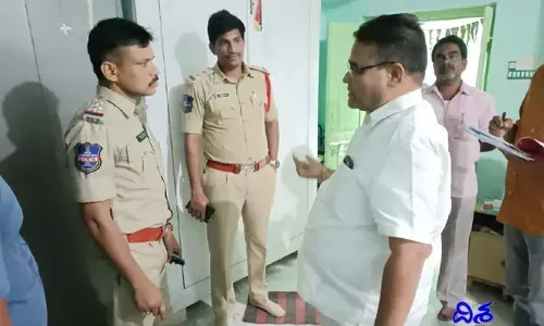 మున్సిపల్ చైర్ పర్సన్ ఇంట్లో దొంగతనం.. విచారణ ముమ్మరం చేసిన సీఐ