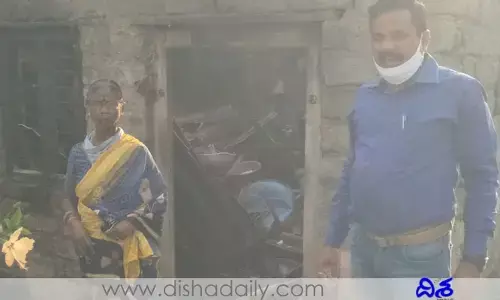 గ్యాస్ సిలిండర్ లీక్.. ఇల్లు దగ్ధం..