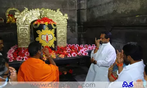 రామప్ప ఆలయాన్ని సందర్శించిన ఏపీ స్పీకర్