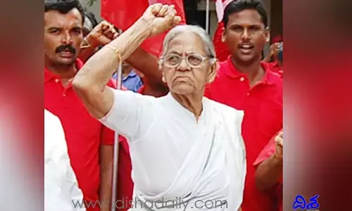 మల్లు స్వరాజ్యం అంత్యక్రియలు చేసేది అక్కడే !