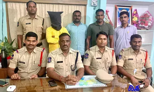 పాత నేరస్థులు కలిసి బ్యాంక్ దోపిడీ.. మరో స్కెచ్ వేస్తుండగా..
