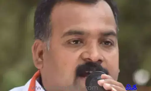 హోటల్‌లో సీనియర్ల సమావేశం.. రంగంలోకి ఏఐసీసీ​