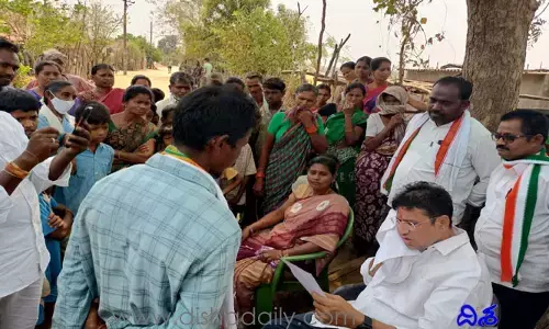 మహాముత్తారం మండలంలో మాజీ మంత్రి శ్రీధర్ బాబు పర్యటన