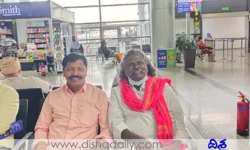 విమానంలో ఢిల్లీకి కిన్నెర మొగులయ్య