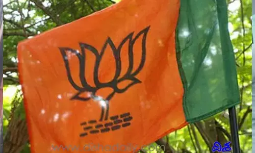 చేరికలపై బీజేపీ ప్లాన్.. 60 మంది కమలం గూటికి..