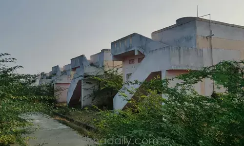 డ‌బుల్ ఇళ్లు పూర్త‌యి మూడేళ్లు.. క‌లెక్ట‌ర్లు మారినా మార‌ని సీన్‌