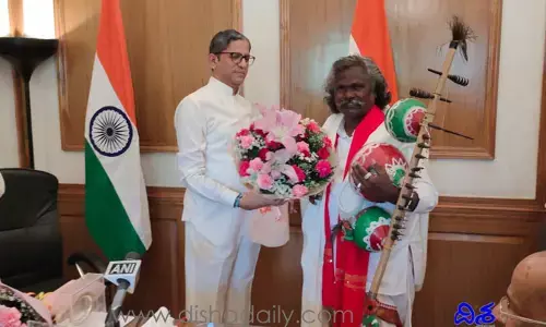 మొగులయ్యను సన్మానించిన సుప్రీం కోర్టు చీఫ్