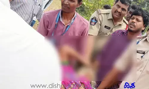 ఘోర రోడ్డు ప్రమాదం.. ఆగి ఉన్న లారీని ఢీ కొట్టిన ఆర్టీసీ బస్సు