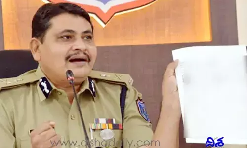 భద్రాచలం నుంచి ముంబైకి తరలింపు.. మధ్యలో అడ్డగించిన రాచకొండ పోలీసులు