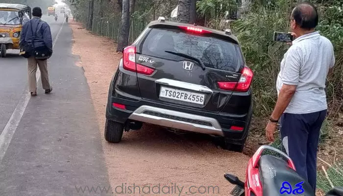 రోడ్డు ప్రమాదంలో రిటైర్డ్ ఎస్ఐ మృతి రోడ్డు ప్రమాదంలో రిటైర్డ్ ఎస్ఐ మృతి