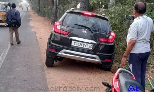 రోడ్డు ప్రమాదంలో రిటైర్డ్ ఎస్ఐ మృతి