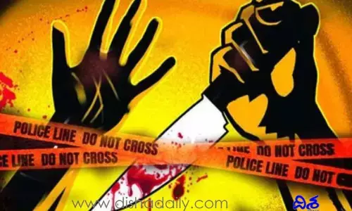 సిటీ అవతల సిట్టింగ్.. మైకంలో కత్తితో దాడి చేసిన మిత్రుడు..