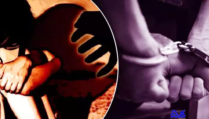బిగ్ బ్రేకింగ్: హైదరాబాద్లో యువతిపై గ్యాంగ్ రేప్ బిగ్ బ్రేకింగ్: హైదరాబాద్లో యువతిపై గ్యాంగ్ రేప్