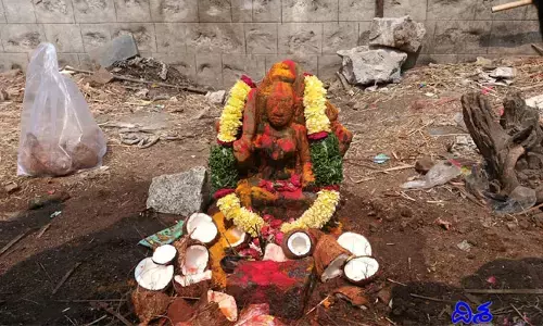 బయటపడ్డ అమ్మవారి విగ్రహం.. గుడి కడతామని హామీ