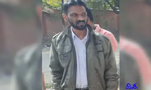 మహిళలపై చేసిన దాడికి స్వామీ దాస్ బదిలీ..