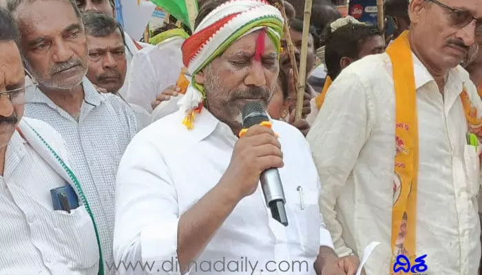 తాట తీస్తా.. వారికి సీఎల్పీ నేత భట్టి వార్నింగ్ తాట తీస్తా.. వారికి సీఎల్పీ నేత భట్టి వార్నింగ్
