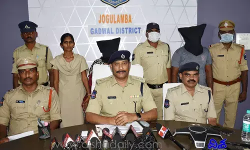 అమ్మ, నాన్న, ఓ కూతురు.. పోలీసుల విచారణలో విస్తుపోయే నిజాలు