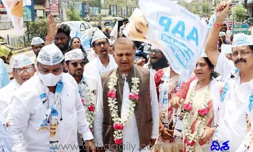 కేజ్రీవాల్‌ను తెలంగాణ బిడ్డగా ఆదరించండి