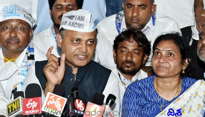 కేసీఆర్లో కాక పుట్టిస్తోన్న ఆప్ నేత వ్యాఖ్యలు కేసీఆర్లో కాక పుట్టిస్తోన్న ఆప్ నేత వ్యాఖ్యలు