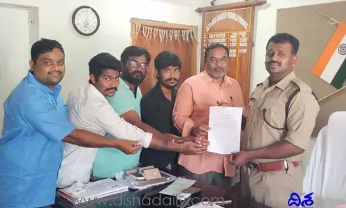 తీన్మార్ మల్లన్నపై చర్యలు తీసుకోవాలి: టీఆర్ఎస్ నేతలు