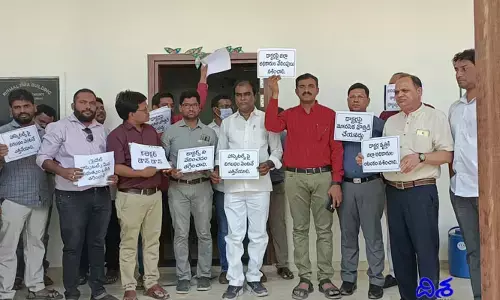 కలెక్టర్ ఆదేశాలతో ఆరు ఆస్పత్రులు బంద్.. ఇబ్బంది పడుతున్న రోగులు..