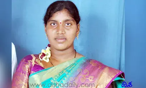 టీఆర్ఎస్ నేతలు వేధిస్తున్నారు.. మహిళా ఉప సర్పంచ్ ఆవేదన