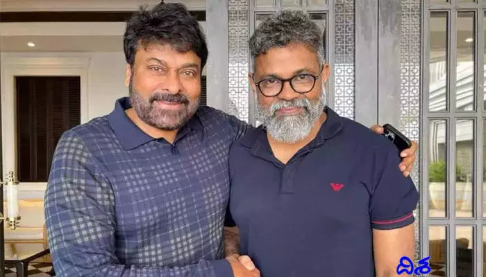 సుకుమార్ డైరెక్షన్లో చిరు యాక్టింగ్.. ట్వీట్ వైరల్ సుకుమార్ డైరెక్షన్లో చిరు యాక్టింగ్.. ట్వీట్ వైరల్