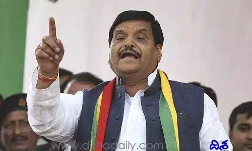 మాజీ సీఎం అఖిలేష్ యాదవ్‌కు షాక్.. బీజేపీ గూటికి సొంత బాబాయ్..?