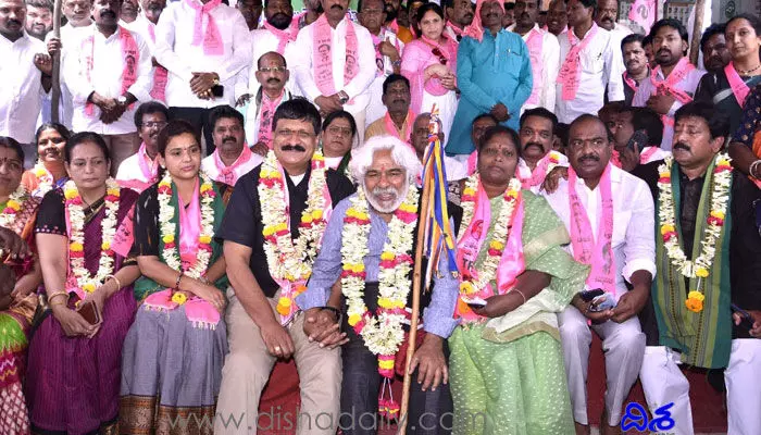 ఫెడరల్ వ్యవస్థను కాదని కేంద్రం పరిపాలన.. గద్దర్ ఫెడరల్ వ్యవస్థను కాదని కేంద్రం పరిపాలన.. గద్దర్