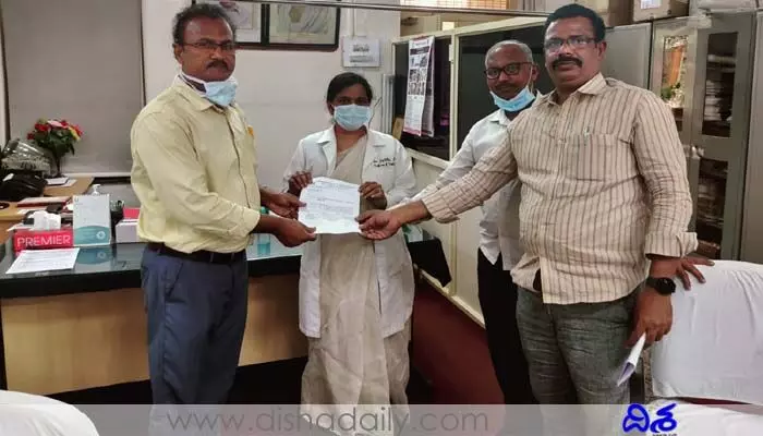 ఎంఎన్జే క్యాన్సర్ ఆస్పత్రిని అలా మారిస్తే తీవ్రంగా ప్రతిఘటిస్తాం: శ్రీనివాస్ ఎంఎన్జే క్యాన్సర్ ఆస్పత్రిని అలా మారిస్తే తీవ్రంగా ప్రతిఘటిస్తాం: శ్రీనివాస్