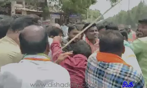 Flexi War: ఫ్లెక్సీ తెచ్చిన గొడవ.. ఇరు వర్గాల మధ్య పరిస్థితి ఉద్రిక్తత