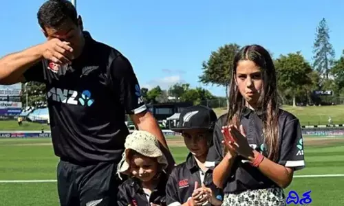 Ross Taylor: రిటైర్మెంట్ ప్రకటించిన స్టార్‌ క్రికెటర్‌.. కన్నీటితో ఆటకు వీడ్కోలు