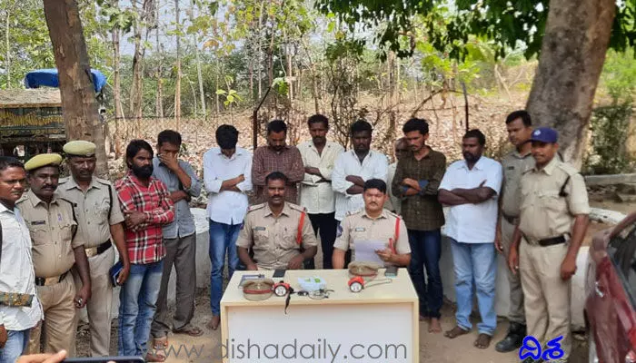 గుప్త నిధుల గుట్టు రట్టు.. తొమ్మిది మంది అరెస్ట్.. గుప్త నిధుల గుట్టు రట్టు.. తొమ్మిది మంది అరెస్ట్..