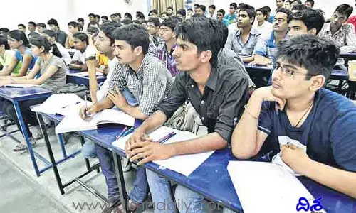 పోటీ పరీక్షలకు ఉచిత శిక్షణ ఇవ్వనున్న ప్రభుత్వం.. స్టైఫండ్‌ ప్రకటించిన మంత్రి గంగుల