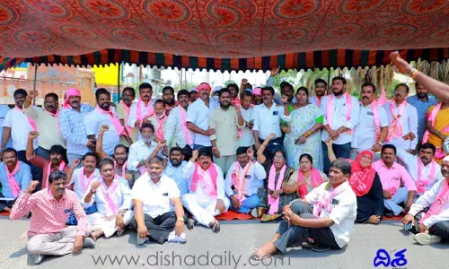 ధాన్యం కొనకుంటే మోదీ ప్రభుత్వానికి ఘోరీ కడతాం