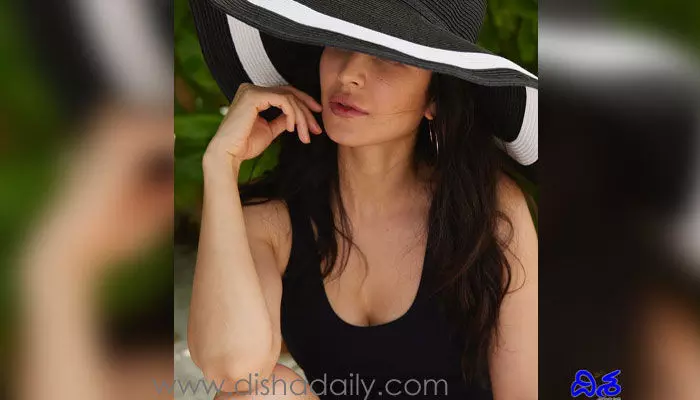 Katrina Kaif: బీచ్లో ఆ పని చేసిన బాలీవుడ్ బ్యూటీ.. ఫ్యాన్స్ మళ్లీ ఫిదా Katrina Kaif: బీచ్లో ఆ పని చేసిన బాలీవుడ్ బ్యూటీ.. ఫ్యాన్స్ మళ్లీ ఫిదా