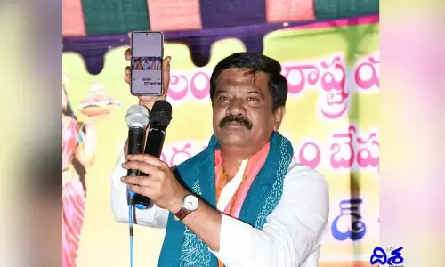 రేవంత్ రెడ్డి ఓ బుడ్డర్‌ఖాన్.. బీజేపీ ఎంపీలు రాజీనామా చేయాలి..: మంత్రి ప్రశాంత్ రెడ్డి
