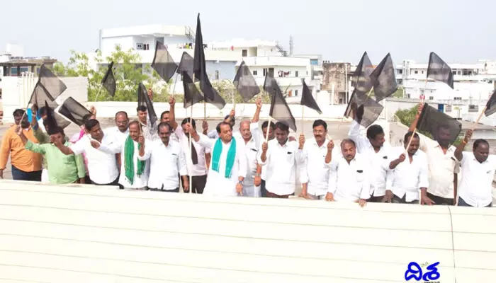 ఢిల్లీకి సెగ తాకే వరకు మా పోరు ఆగదు: మంత్రి ఇంద్రకరణ్ రెడ్డి ఢిల్లీకి సెగ తాకే వరకు మా పోరు ఆగదు: మంత్రి ఇంద్రకరణ్ రెడ్డి