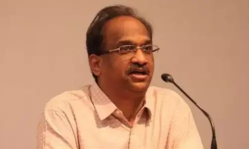 సీఎం కేసీఆర్‌కు ప్రొఫెసర్ నాగేశ్వర్ సపోర్ట్..  కేంద్రం తీరుపై ఫైర్