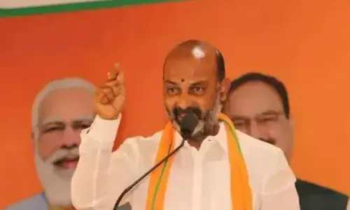 Bandi Sanjay: టాలీవుడ్ డ్రగ్స్ కేసు విచారణ ఏమైంది? బండి సంజయ్ ప్రశ్నల వర్షం
