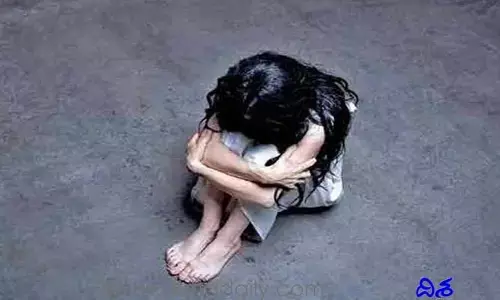 దానికి భయపడి బాయ్ ఫ్రెండ్‌తో బాలిక జంప్.. కానీ, అతడు చేసిన పనికి షాక్!