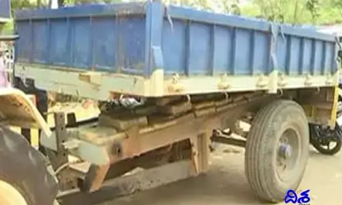 ట్రెండ్ ఫాలో కాని స్మగ్లర్స్.. ఖమ్మం జిల్లాలో గంజాయి రవాణ.. మాములుగా లేదుగా..!