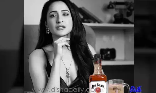 విస్కీ విడవనంటున్నPragya Jaiswal.. తాగుబోతు బ్యాచ్ అంటున్న నెటిజన్లు