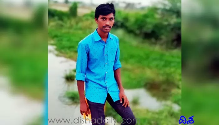 ఉద్యోగం రాదేమోనని మనస్థాపంతో వ్యక్తి ఆత్మహత్య ఉద్యోగం రాదేమోనని మనస్థాపంతో వ్యక్తి ఆత్మహత్య