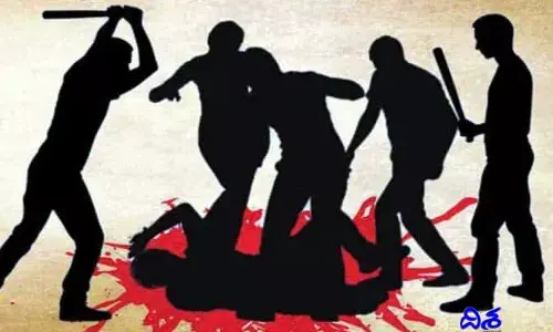దారుణం.. హోంగార్డును కొట్టి చంపిన దుండగులు
